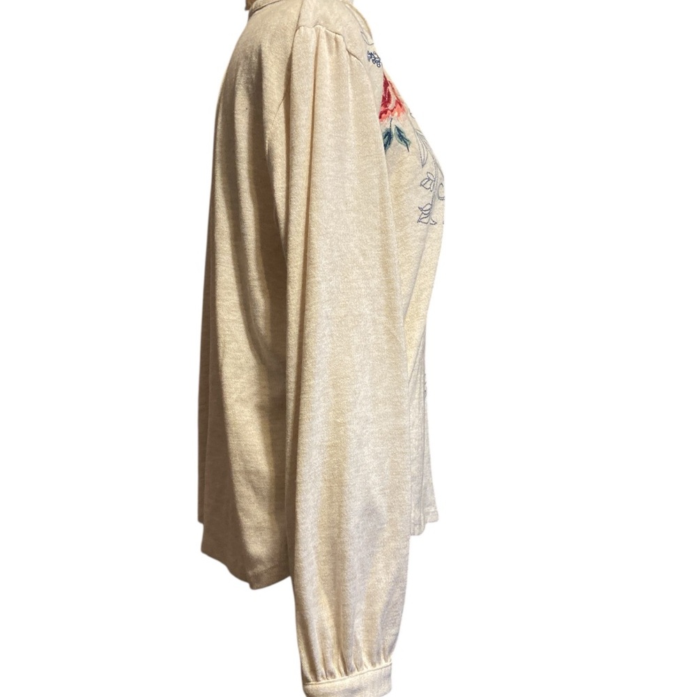 Women's Cream lightweight Sweater - Picture 3 of 12
